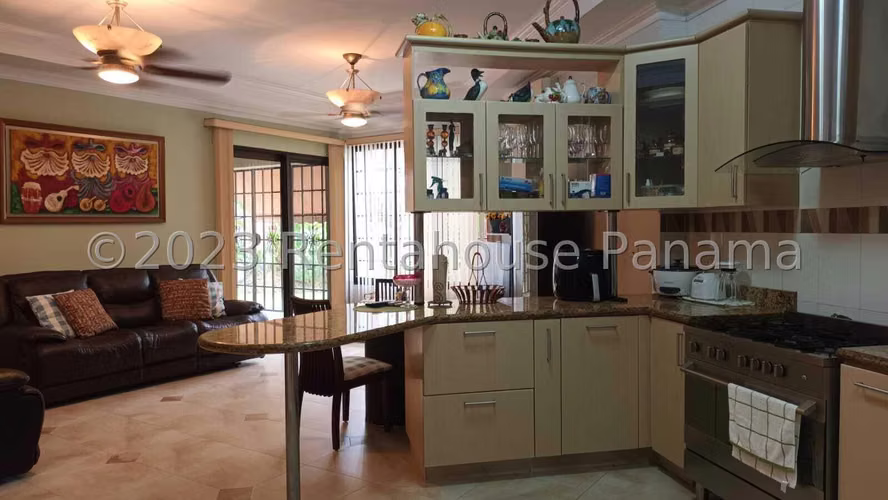 Casa en Venta en Altos de Panamá AFC 24-1637