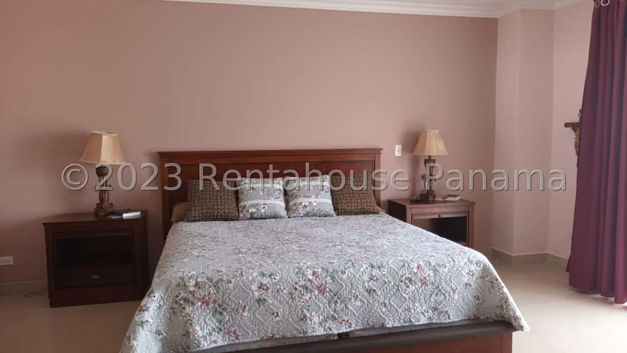 Casa en Venta en Altos de Panamá AFC 24-1637