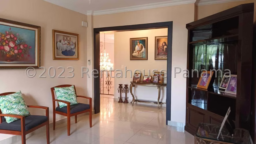 Casa en Venta en Altos de Panamá AFC 24-1637