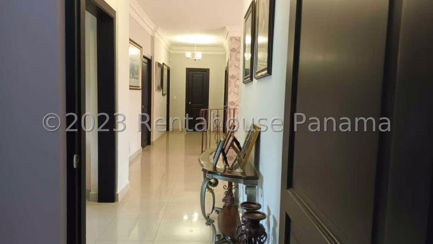 Casa en Venta en Altos de Panamá AFC 24-1637