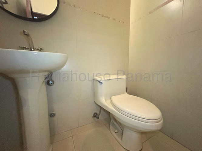 Venta de Apartamento Amoblado en Bellavista Ph Grandbay Tower EC