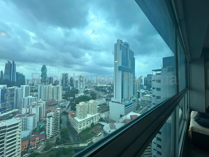 Venta de Apartamento Amoblado en Bellavista Ph Grandbay Tower EC