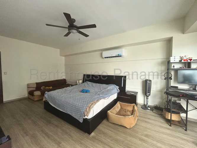 Venta de Apartamento Amoblado en Bellavista Ph Grandbay Tower EC