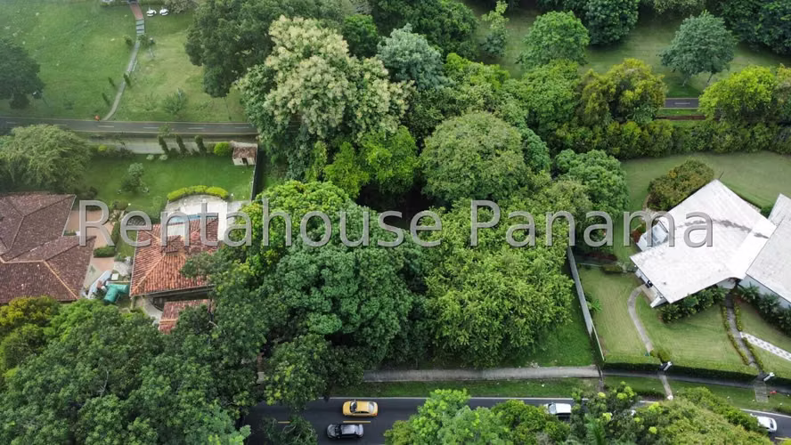 VENTA DE TERRENO EN ALTOS DEL GOLF ESM