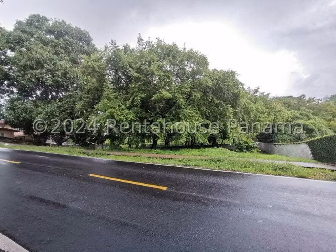 VENTA DE TERRENO EN ALTOS DEL GOLF ESM