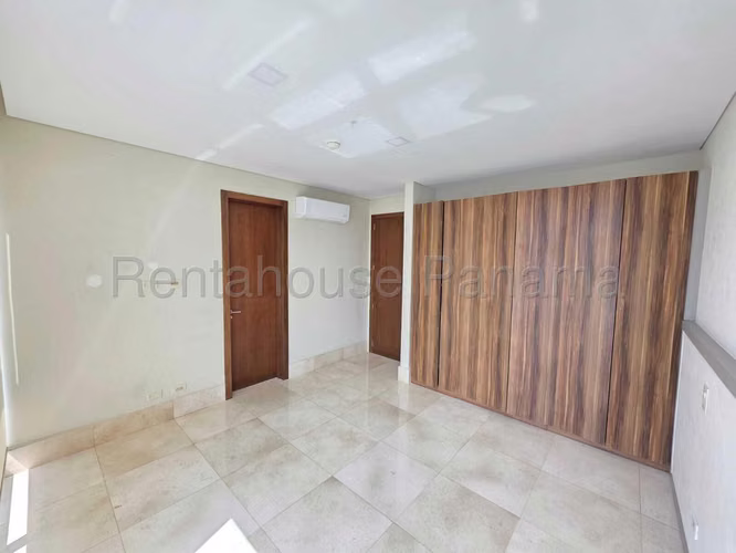 VENTA DE APARTAMENTO EN COCO DEL MAR PH WINDROSE RR