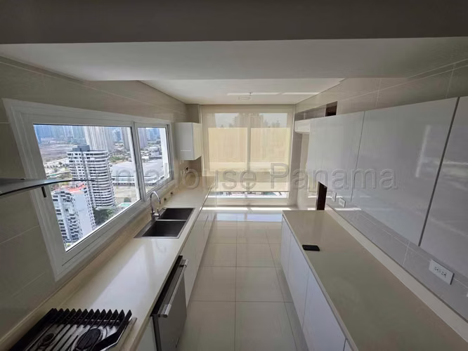 VENTA DE APARTAMENTO EN COCO DEL MAR PH WINDROSE RR