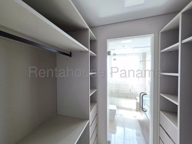 VENTA DE APARTAMENTO EN COCO DEL MAR PH WINDROSE RR