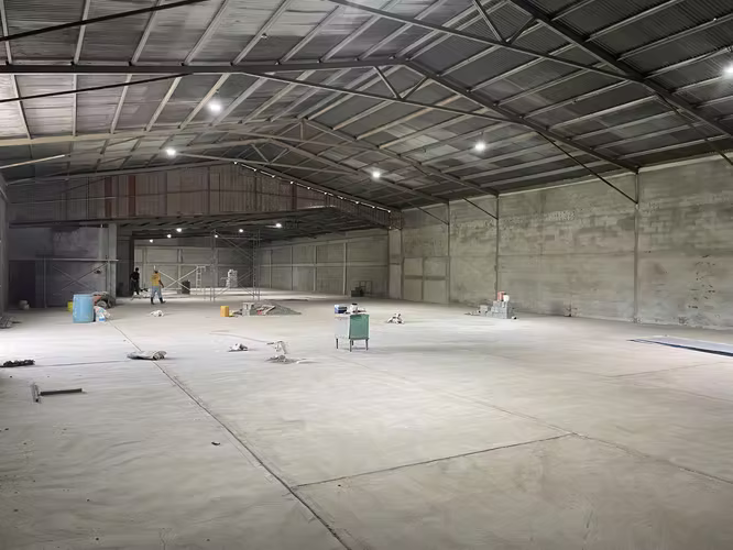 Bodega de Almacenamiento a granel de 915 m² en Alquiler