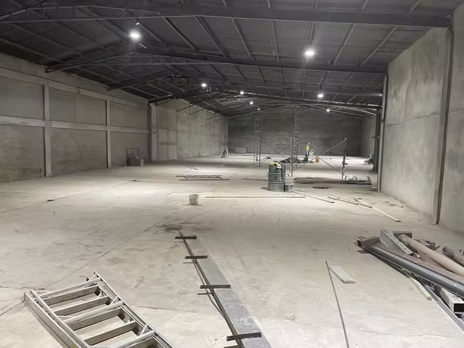 Bodega de Almacenamiento a granel de 915 m² en Alquiler