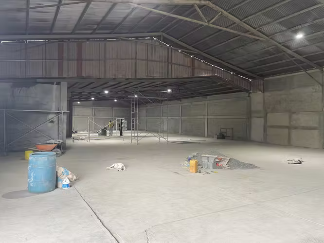 Bodega de Almacenamiento a granel de 915 m² en Alquiler