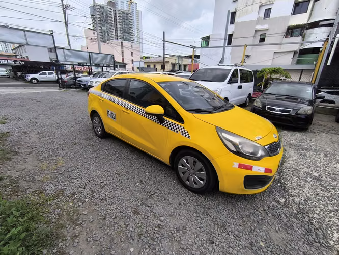 KIA RIO AÑO 2014 AUTOMATICO TAXI