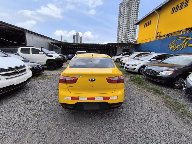 KIA RIO AÑO 2014 AUTOMATICO TAXI