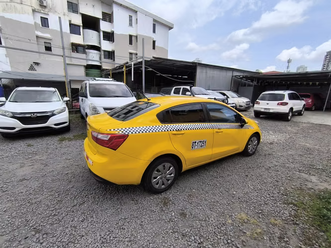 KIA RIO AÑO 2014 AUTOMATICO TAXI