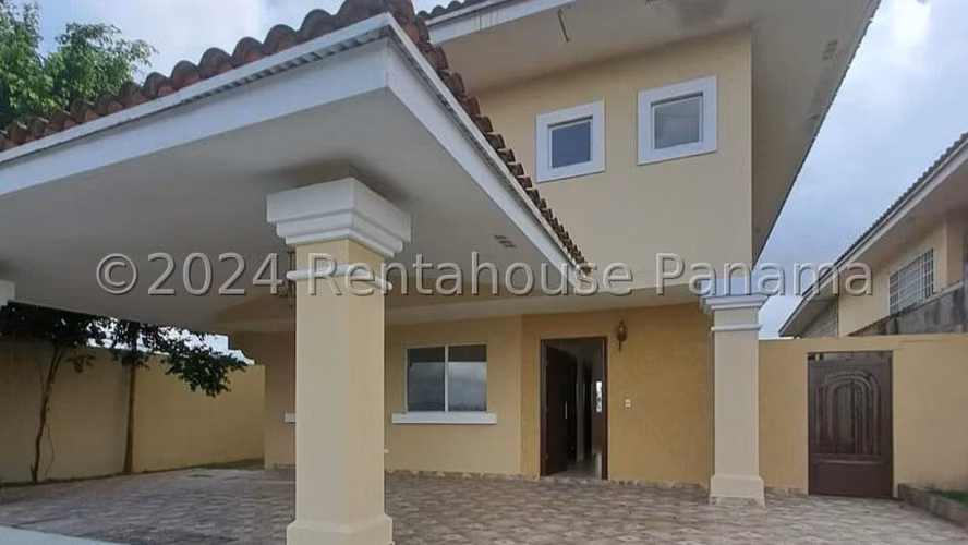 House for Sale in Brisas Del Golf Villa ALta Only Direct Client LFC
