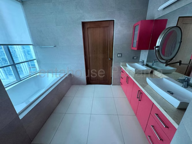 Apartamento en Venta en Bella Vista. PH ALLURE. 27LDC292