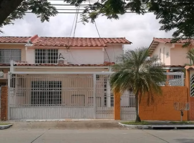 Alquiler de casa duplex residencial o comercial