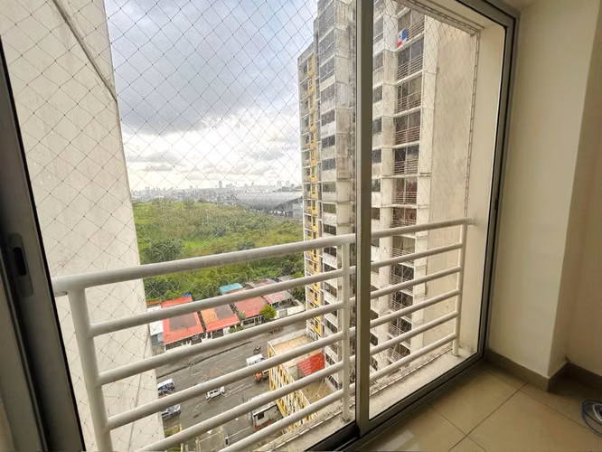 VENDO APARTAMENTO EN VIA CINCUENTENARIO, 3 RECAMARAS, 76M2.
