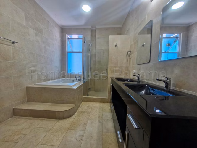 Venta de Apartamento en Punta Pacifica Ph Pacific Village NS