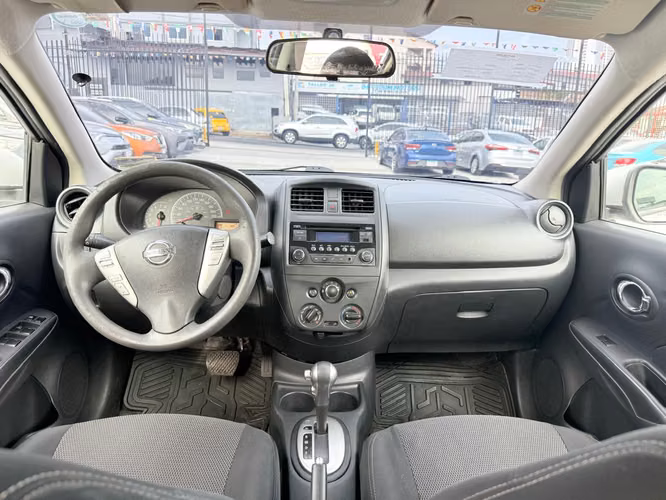 Nissan Versa 2015