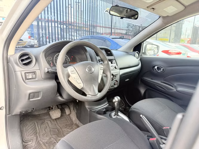 Nissan Versa 2015