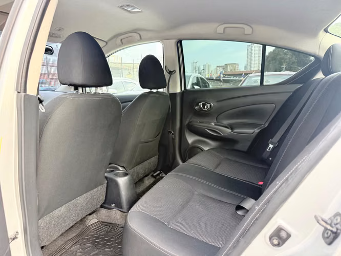 Nissan Versa 2015