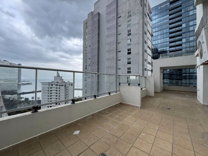 REMATE APARTAMENTO-BELLA VISTA (PARQUE URRACA)