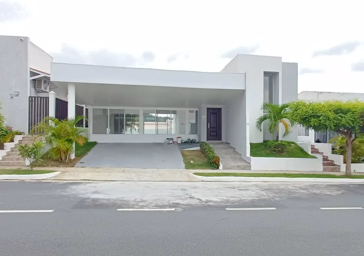 VENTA DE CASA EN PARADISE POINT