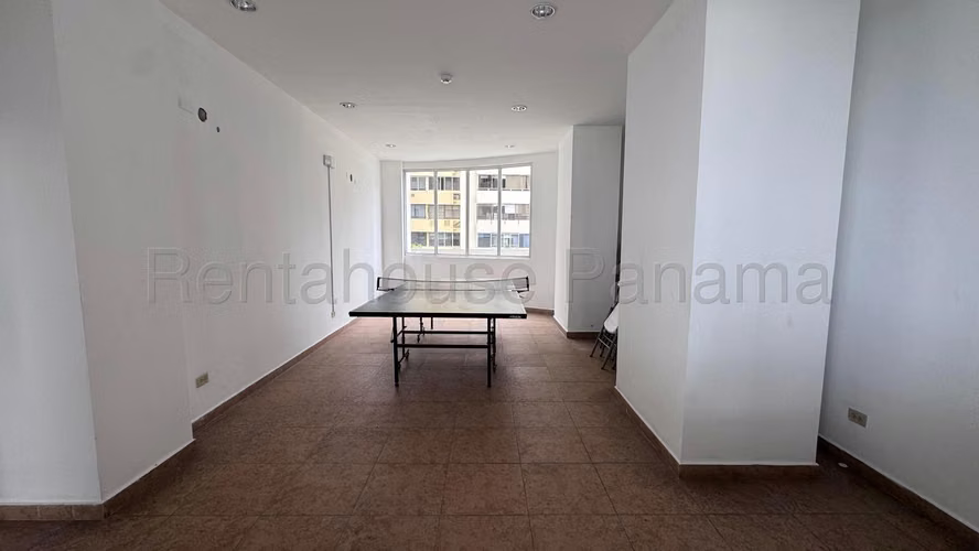 Se Alquila Apartamento en Paitilla LA27-297
