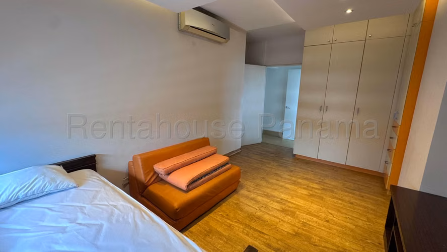 Se Alquila Apartamento en Paitilla LA27-297