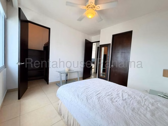 Apartamento en Alquiler en Bella Vista  JG