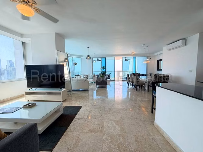 Apartamento en Alquiler en Bella Vista  JG