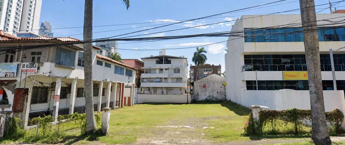 SE VENDE TERRENO EN CALLE 45 BELLA VISTA - Imagen 4