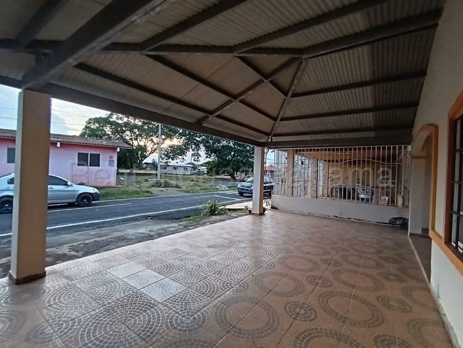 Se Vende Casa en Chitré LA27-328 - Imagen 3