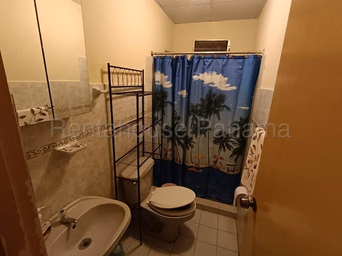 Se Vende Casa en Chitré LA27-328 - Imagen 14