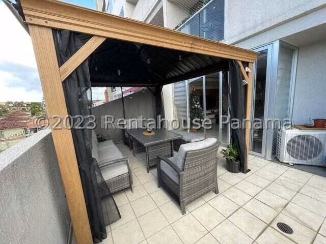 Alquiler de Apartamento amoblado de 221mts EC