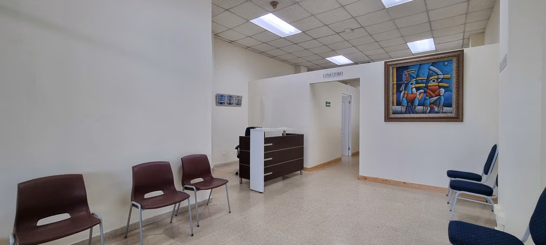 Local Comercial en Alquiler - 138.70m2 en planta baja