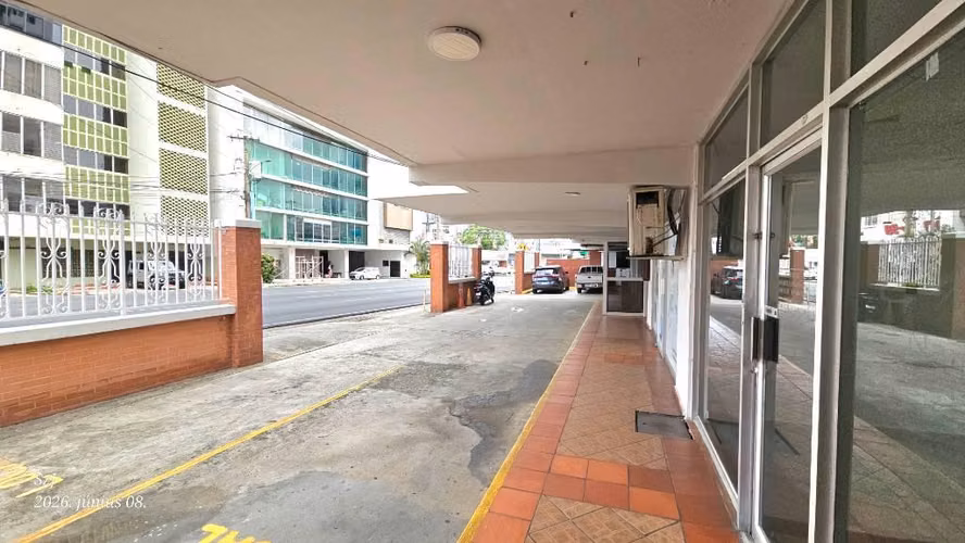 Local comercial en Via Porras