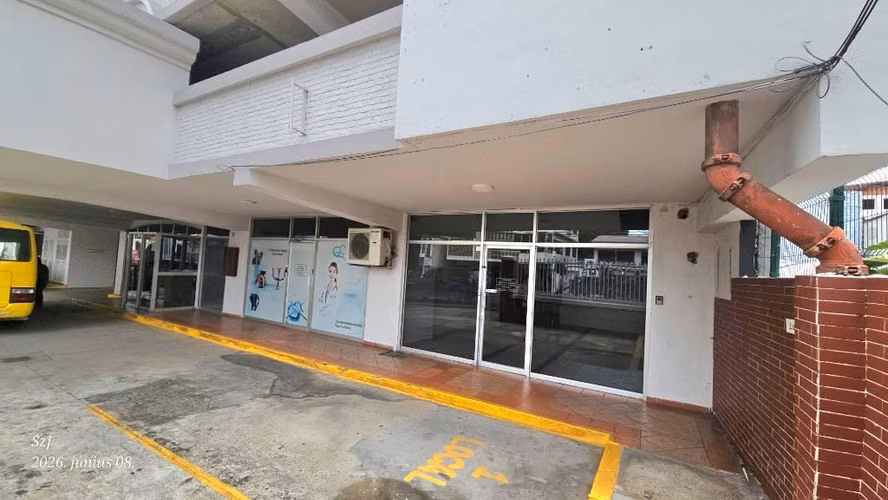 Local comercial en Via Porras