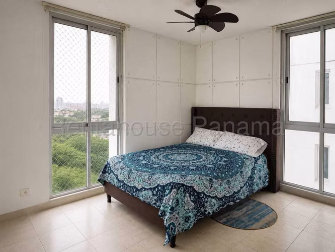 Venta de apartamento en Ph Seawaves 27MVCH337