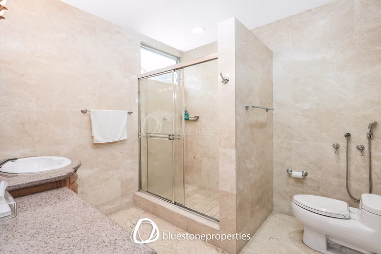 Altos del Golf – Patio y Piscina – 909mts2 – 1,600,000