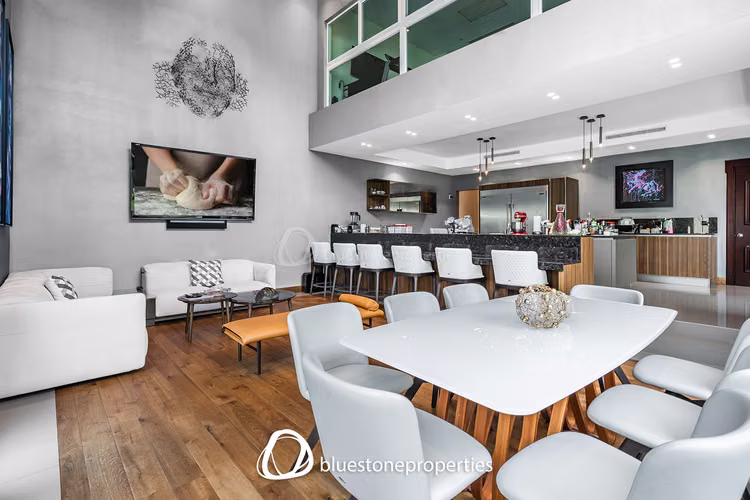Altos del Golf – Patio y Piscina – 909mts2 – 1,600,000
