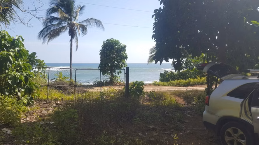 SE VENDE TERRENO CON VISTA AL MAR EN PLAYA LOS BUZOS, TONOSÍ