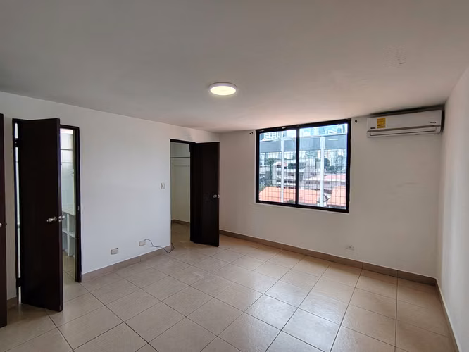 Marbella | 152.5 m² | 3 Recámaras + Den | 2 Parkings | $215,000