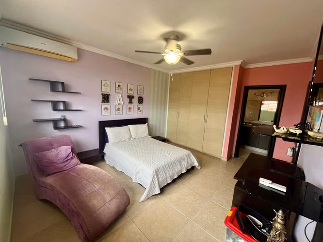 Se Vende Hermosa casa en Altos del Country - Condado del Rey.