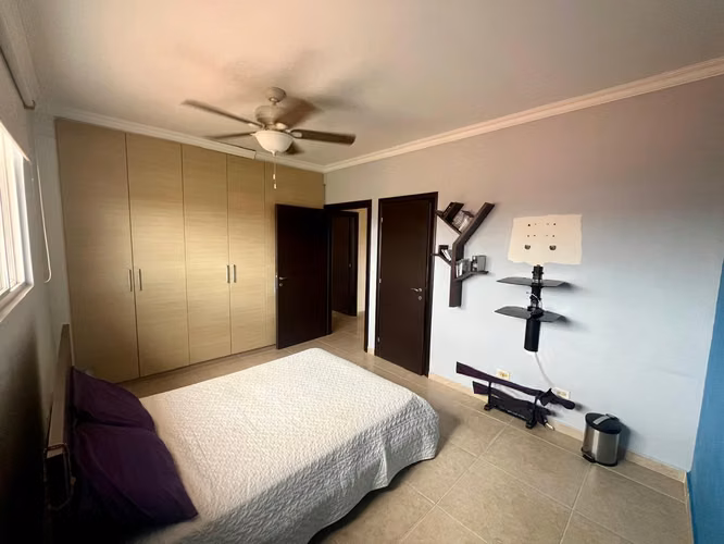 Se Vende Hermosa casa en Altos del Country - Condado del Rey.