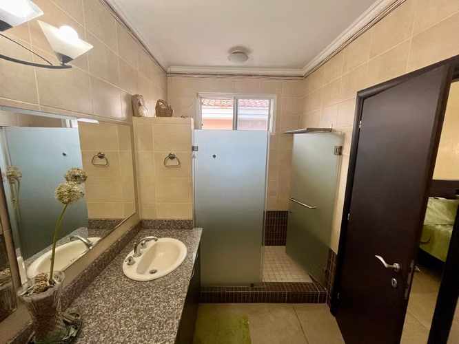 Se Vende Hermosa casa en Altos del Country - Condado del Rey.