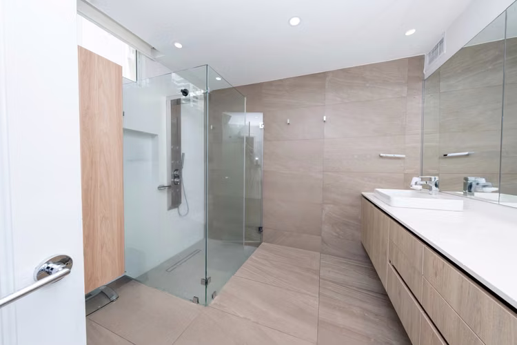 En Paitilla 334 m² Completamente Remodelados | Smart Home y Diseño Contemporáneo con Amplio Balcón
