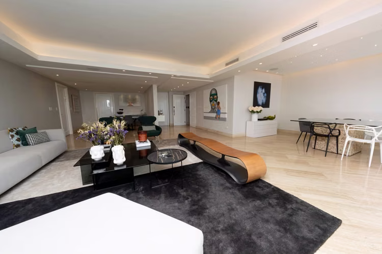 En Paitilla 334 m² Completamente Remodelados | Smart Home y Diseño Contemporáneo con Amplio Balcón