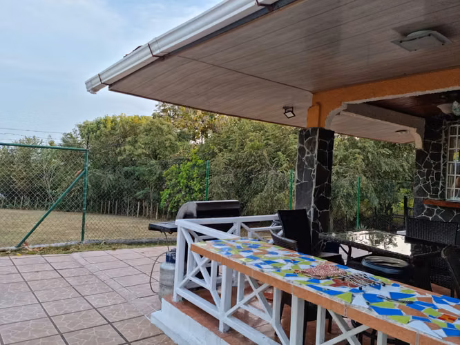 HERMOSA CASA CON PISCINA- PUNTA BARCO - Imagen 12